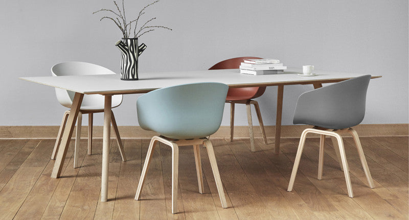 Koop 6 AAC22 stoelen in februari, betaal er slechts 5