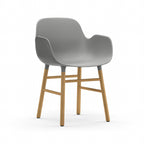 Form armstoel - houten poten