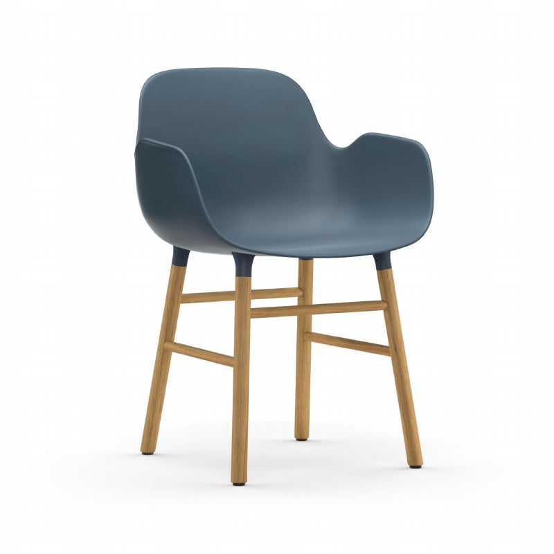 Form armstoel - houten poten