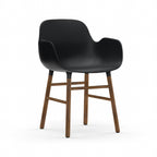 Form armstoel - houten poten