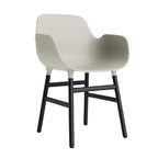 Form armstoel - houten poten
