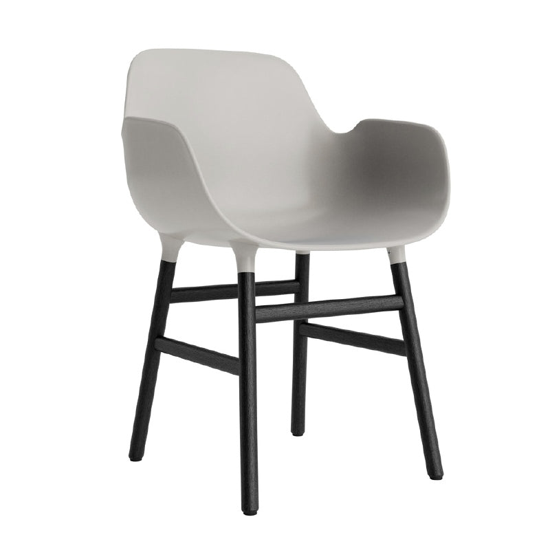 Form armstoel - houten poten