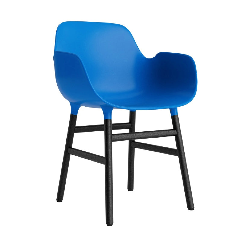 Form armstoel - houten poten
