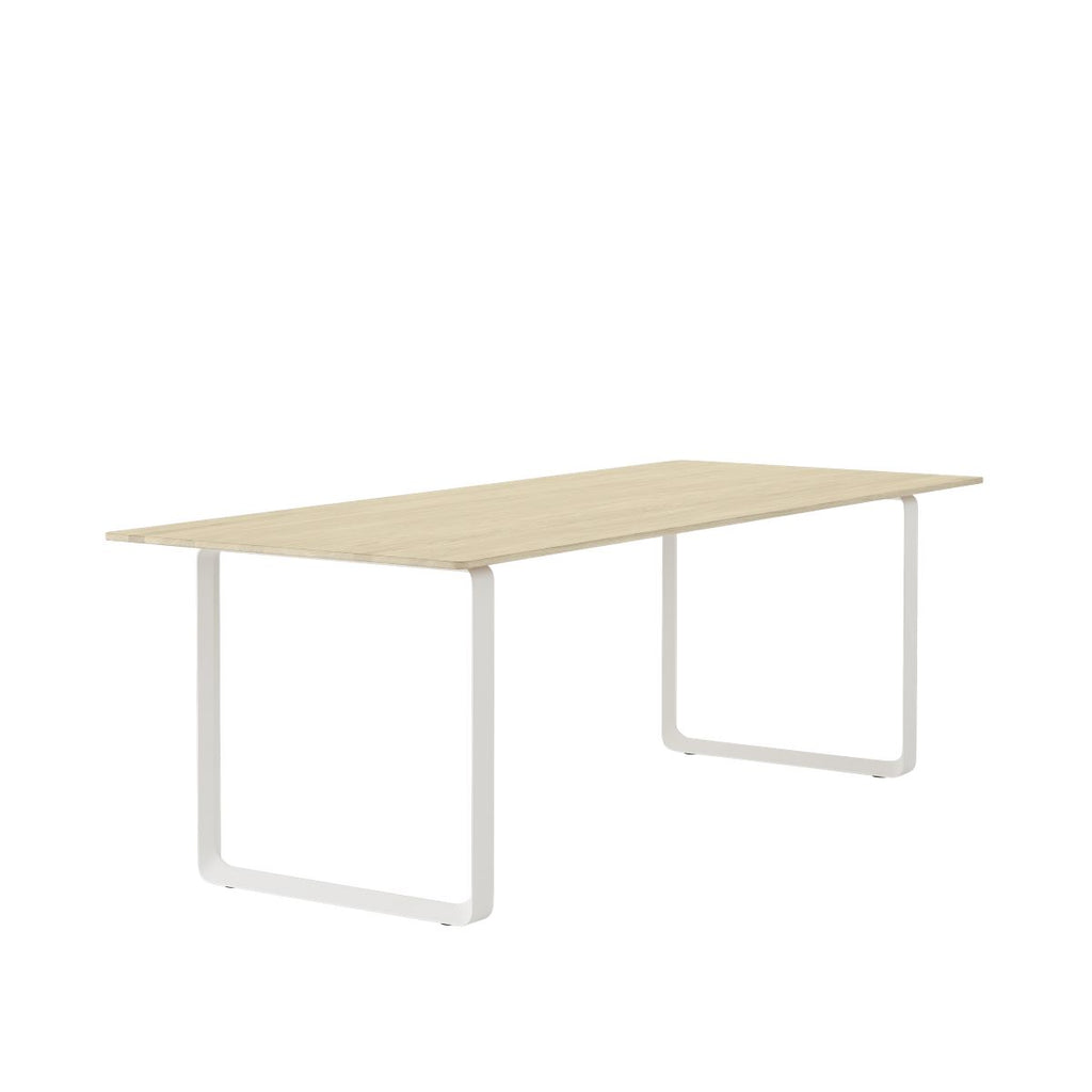 Toonzaalmodel 70/70 tafel 225cm eik wit