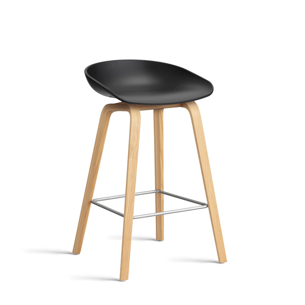 About A Stool AAS32 Barkruk - eik en zwart