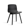 About A Chair AAC 12 stoel - houten poten en zwart