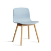 About A Chair AAC 12 stoel - houten poten en multicolor