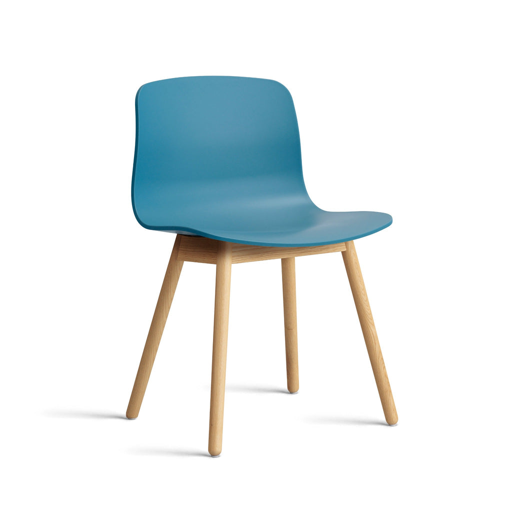 About A Chair AAC 12 stoel - houten poten en multicolor