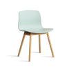 About A Chair AAC 12 stoel - houten poten en multicolor