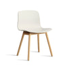 About A Chair AAC 12 stoel - houten poten en multicolor