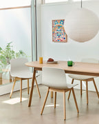 About A Chair AAC 12 stoel - houten poten en wit