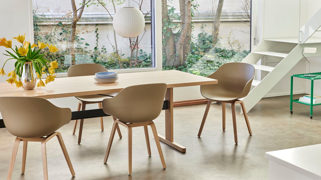 About A Chair AAC 222 stoel - houten poten en multicolor
