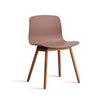 About A Chair AAC 12 stoel - walnoot poten en multicolor