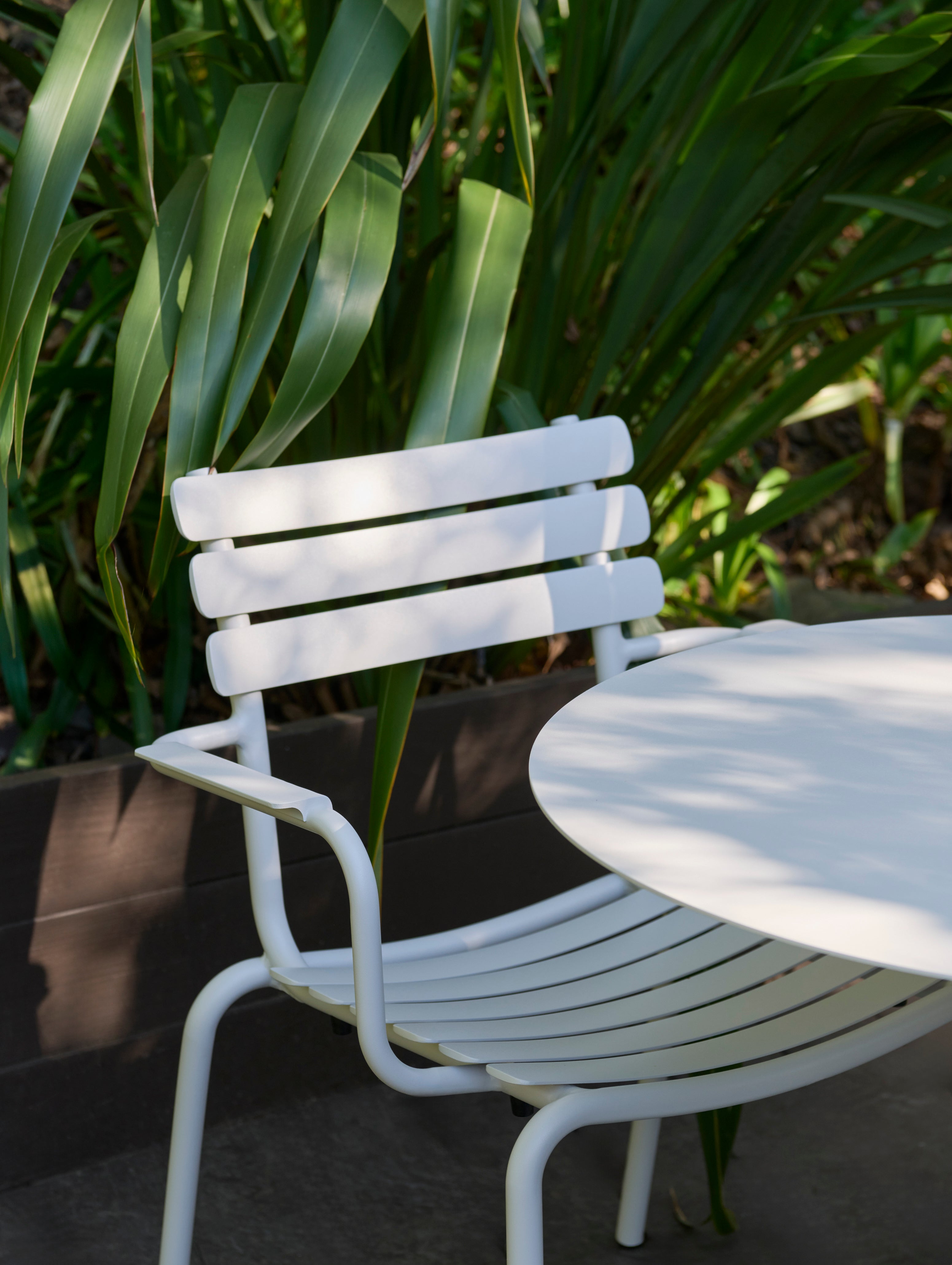 Alua tuinstoel aluminium met armsteun