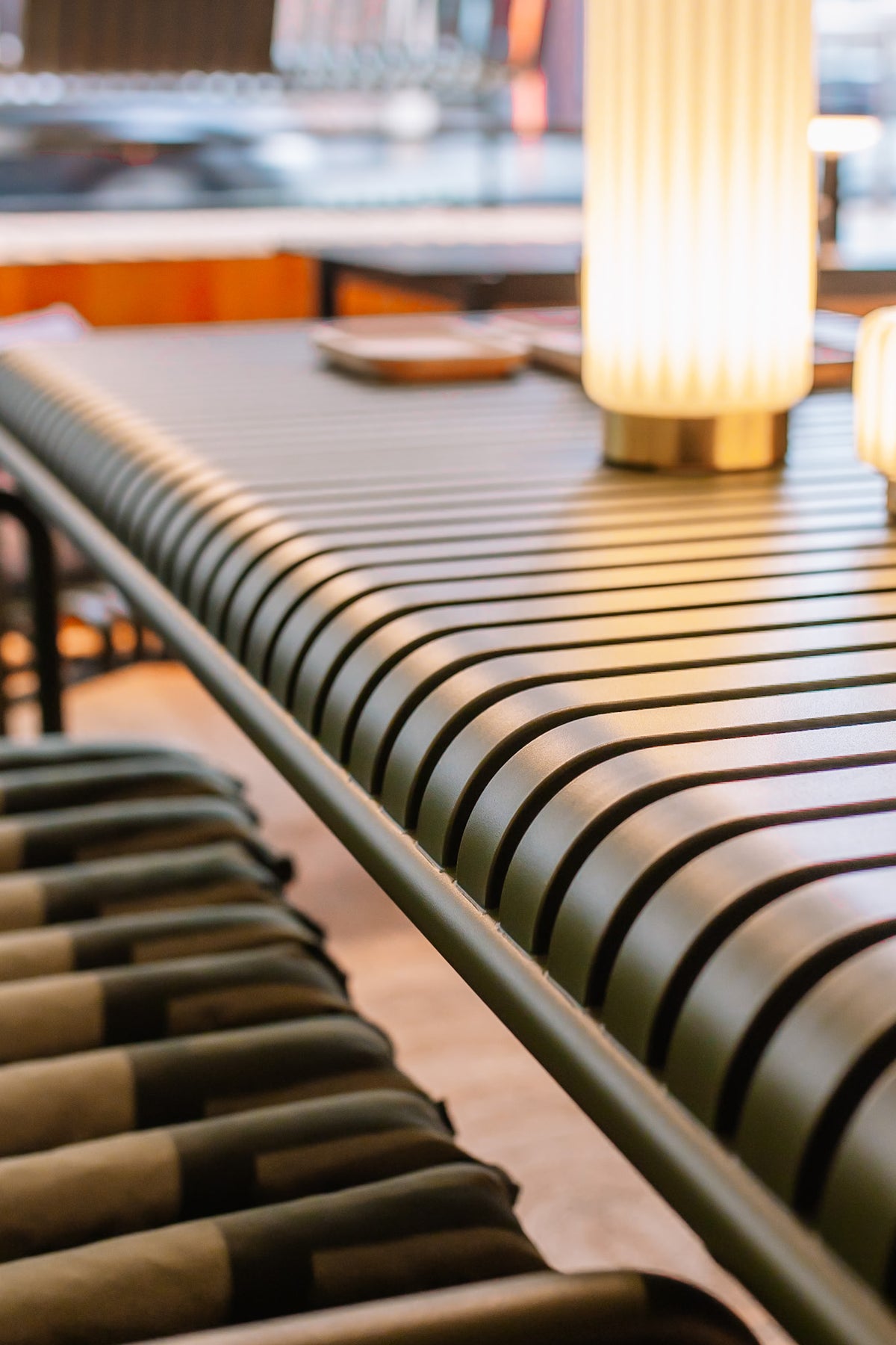 Toonzaalmodel Palissade tafel 170cm olive