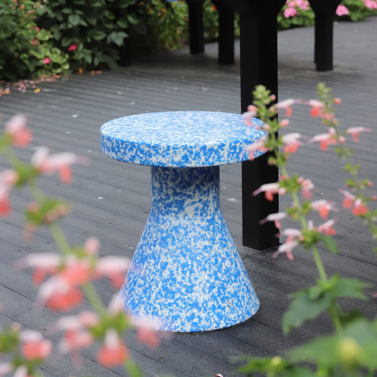 Bit stool bijzettafel cone