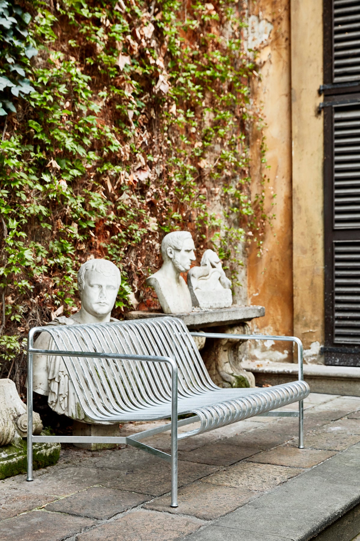 Palissade lounge sofa hot galvanised