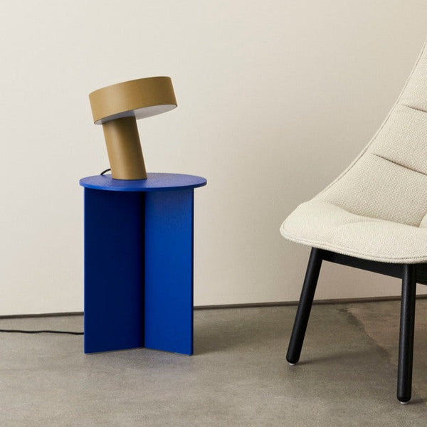 Toonzaalmodel Slit bijzettafel blauw hoog rond 35cm