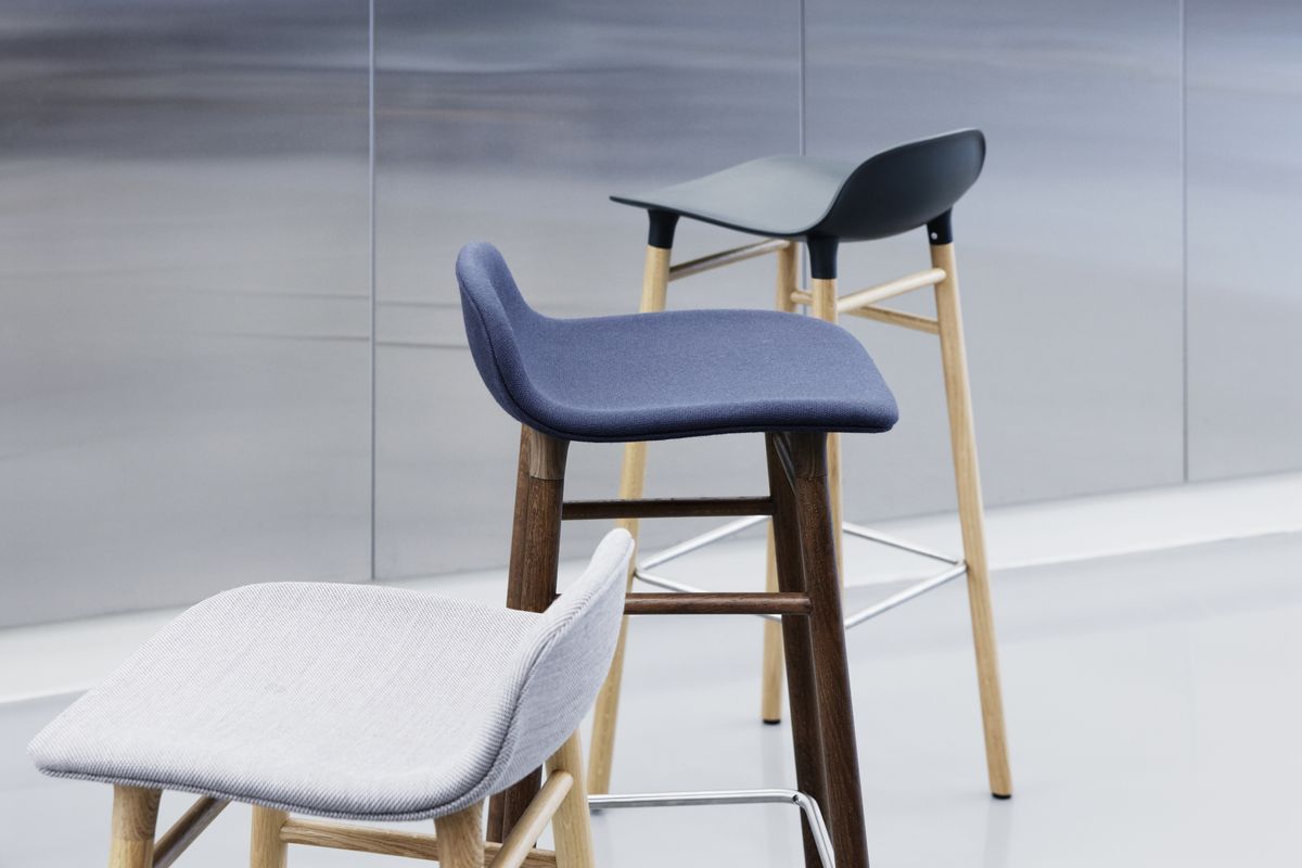 Form Barstool Barkruk - hout en multicolor