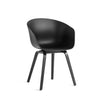 About A Chair AAC 22 stoel - houten poten en zwart