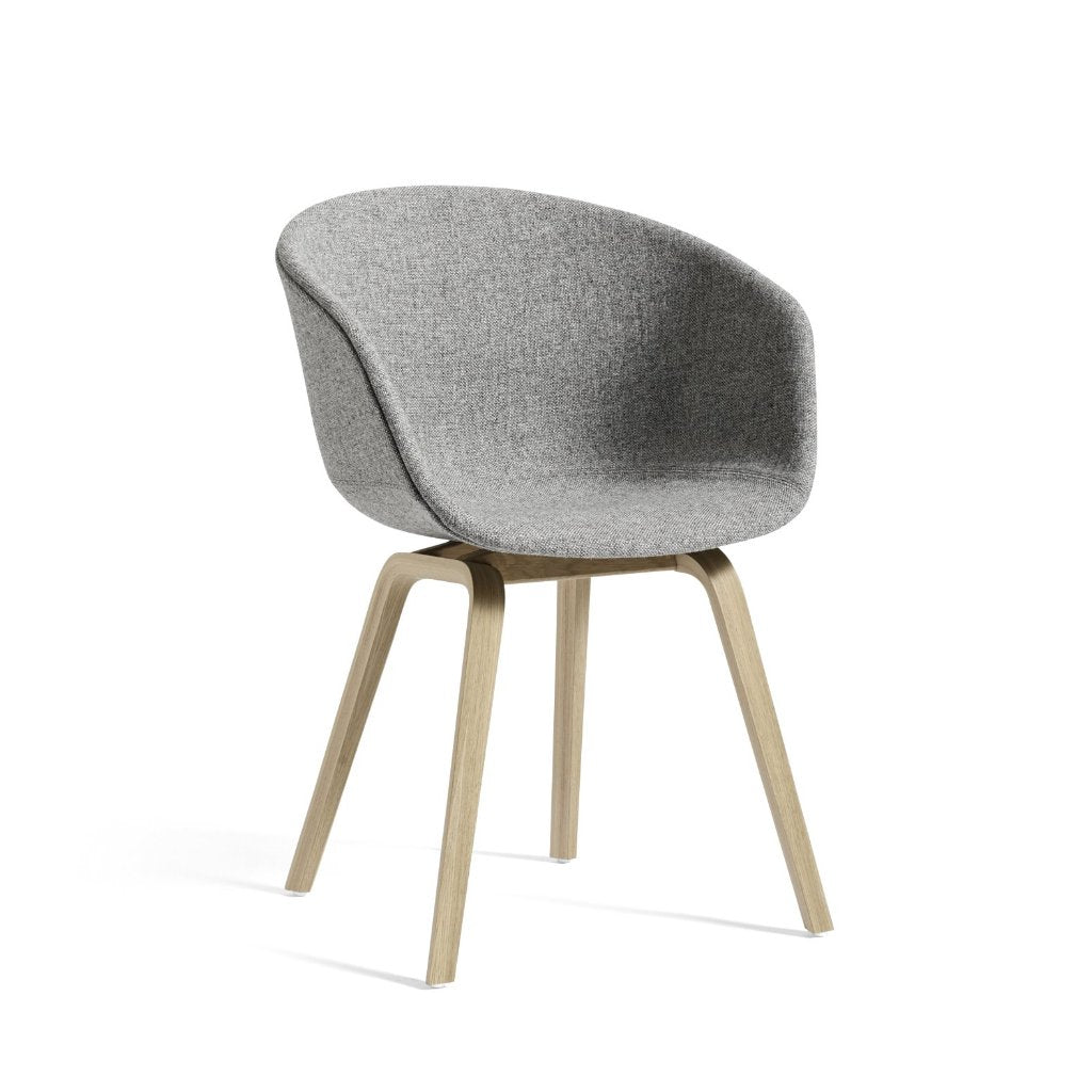 About A Chair AAC 23 stoel - houten poten - volledig stof