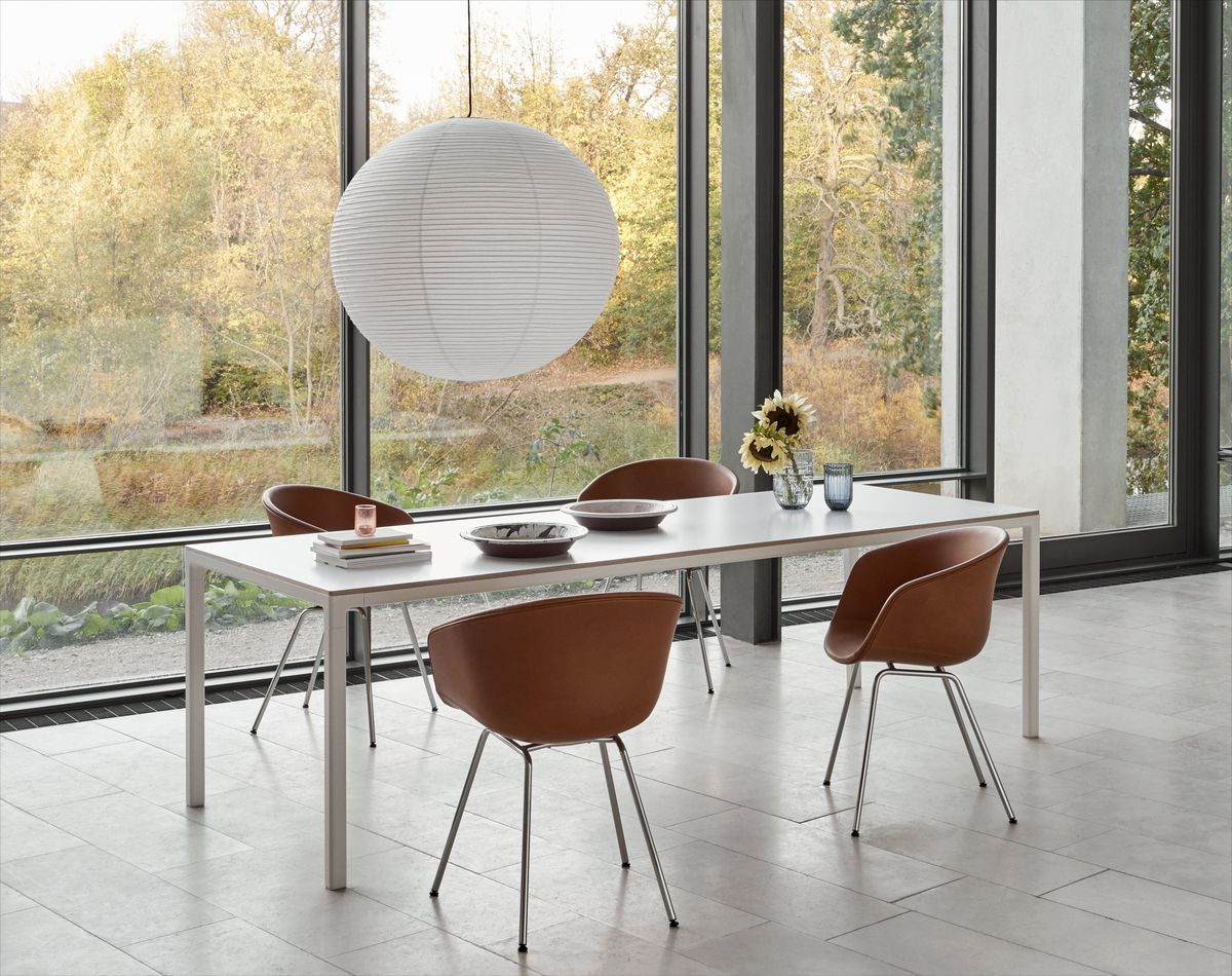 About A Chair AAC 27 stoel - stalen poten - volledig stof