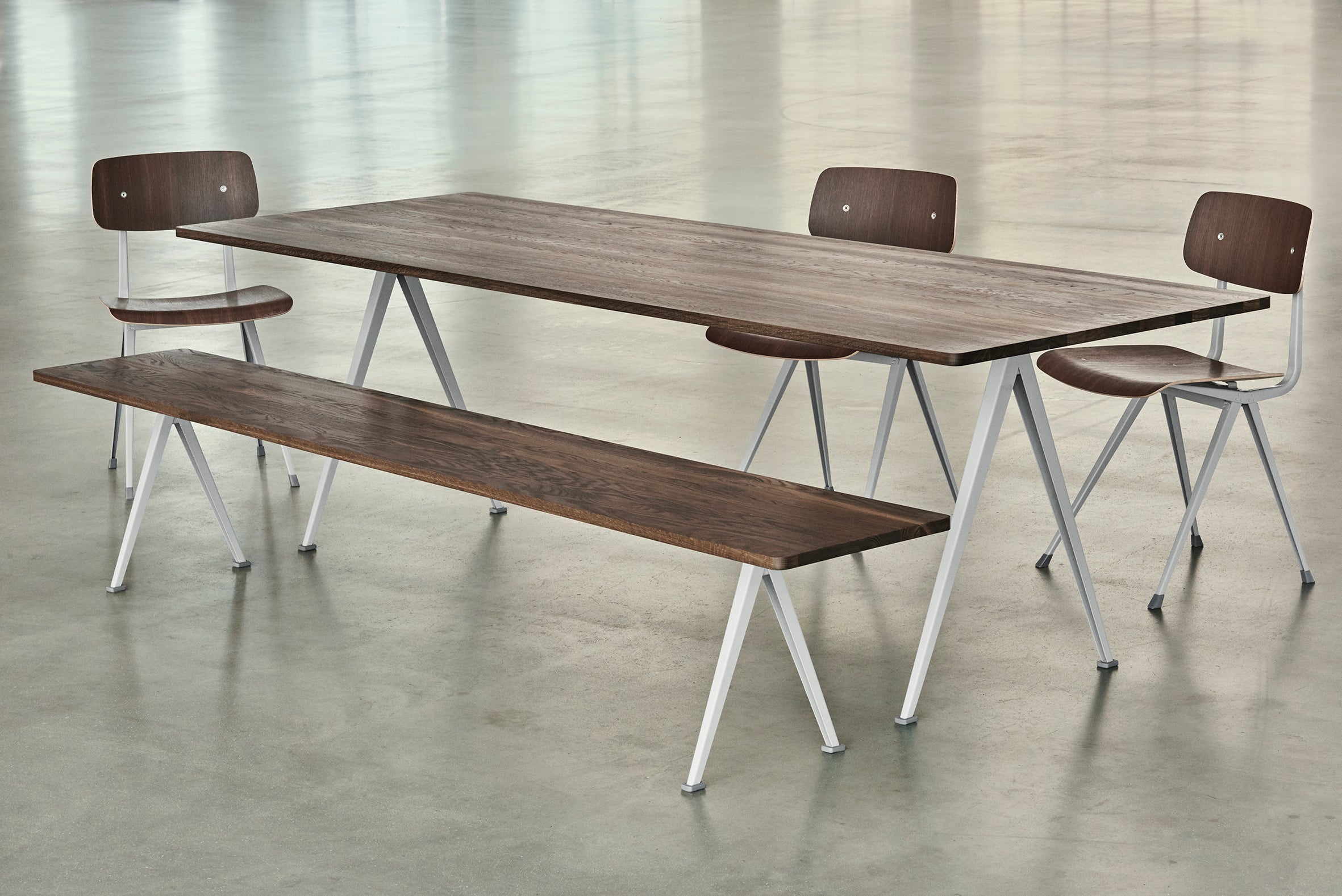 Pyramid tafel 02 - beige