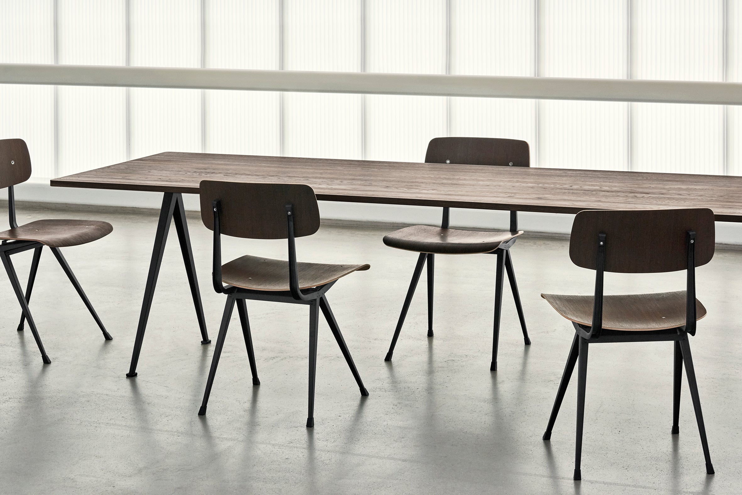 Pyramid tafel 02 - zwart