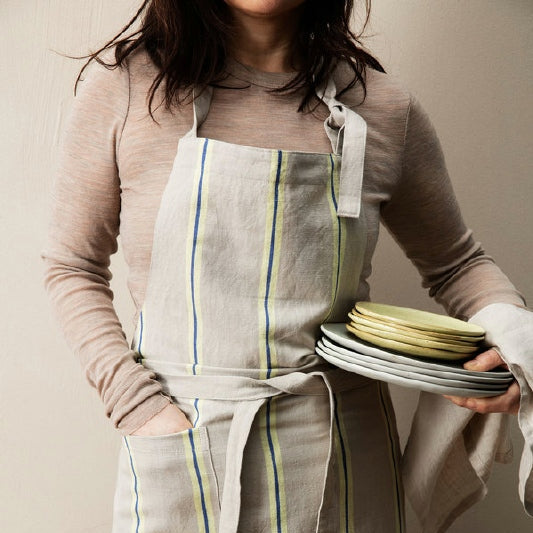 Toonzaalmodel Hale schort oyster + set pannenlappen + want