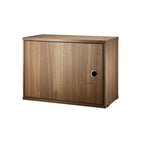 String kast met swing deur