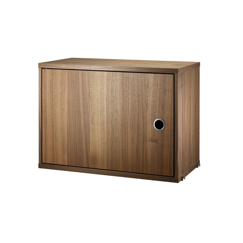 String kast met swing deur