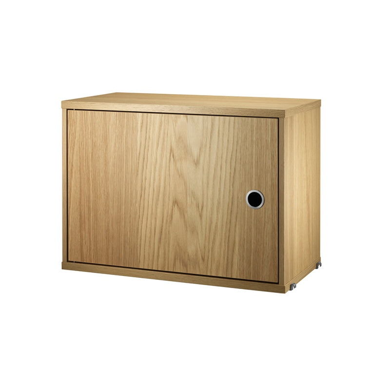 String kast met swing deur